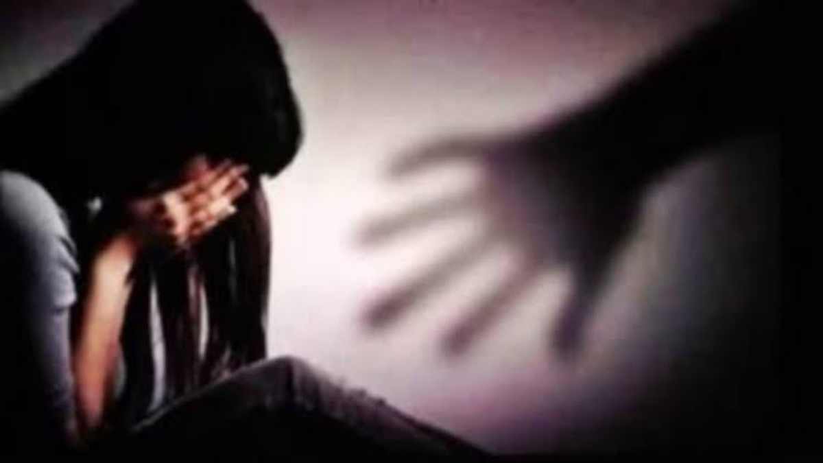 থানা ব্যারাকেই নারী পুলিশকে ৬ মাস ধরে ধর্ষণ পুরুষ পুলিশের, ভিডিও ধারণ